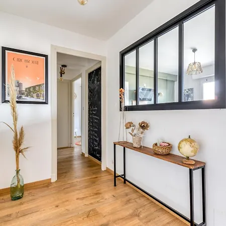 Chez Celia Vue Cite Medievale - Parking Appartement *